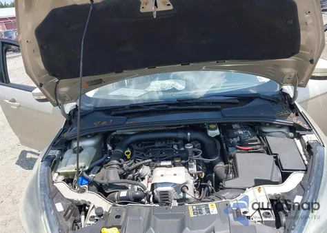 2017 Ford Focus Se z USA, uszkodzony, nr VIN 1FADP3FE2HL309728